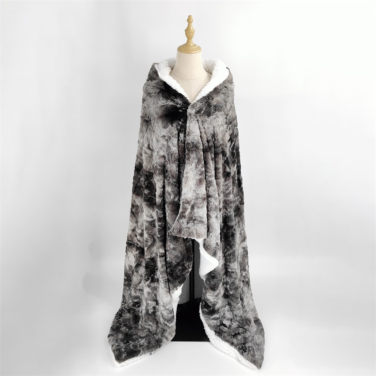 Polyester River Rock Wearable Throw
